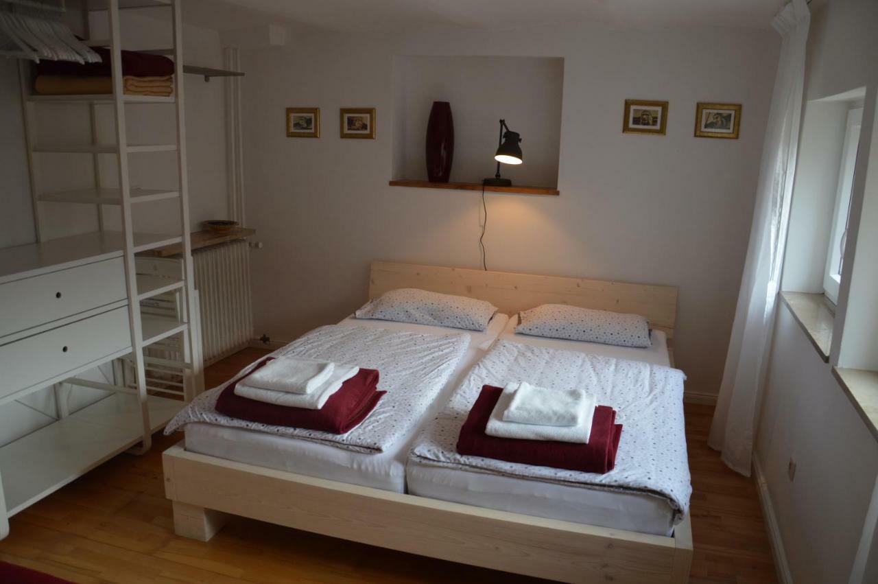 Panorama-blick Miltenberg, 3 Pers., Zentr., Am Main, Terrasse, Bootverleih, P Appartement *